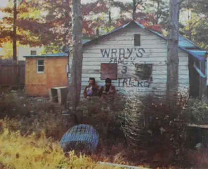 Wray’s 3 Tracks Shack